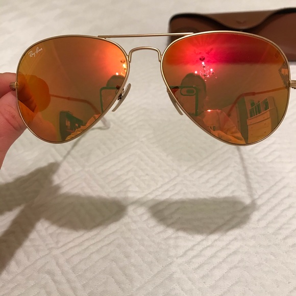 Ray Ban Mirrored Aviators - Picture 5 of 6